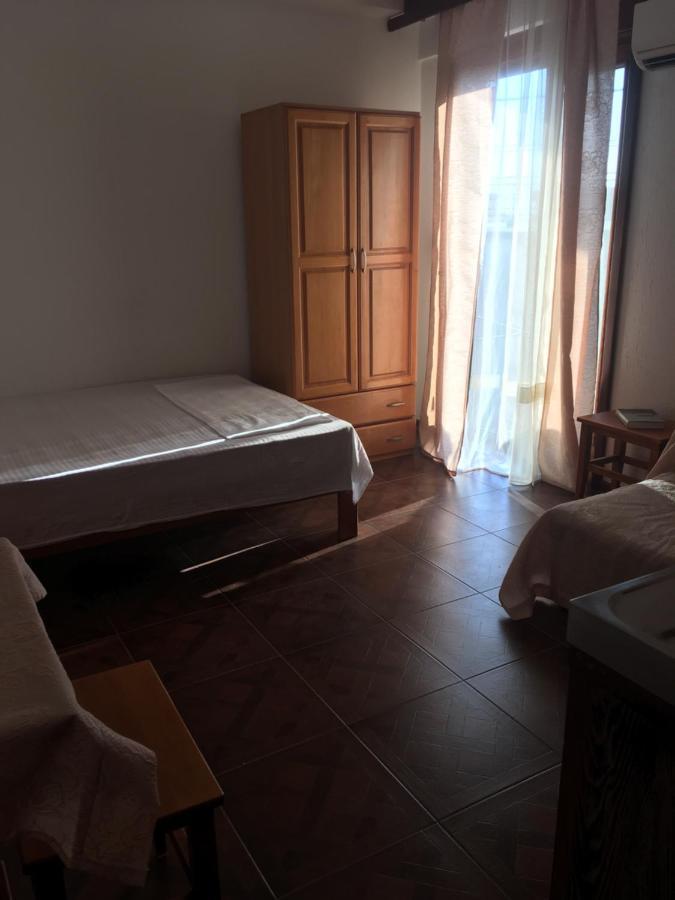 Apartment Klara Бар Екстериор снимка