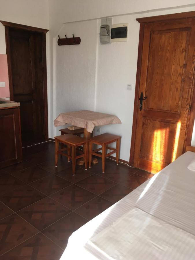Apartment Klara Бар Екстериор снимка