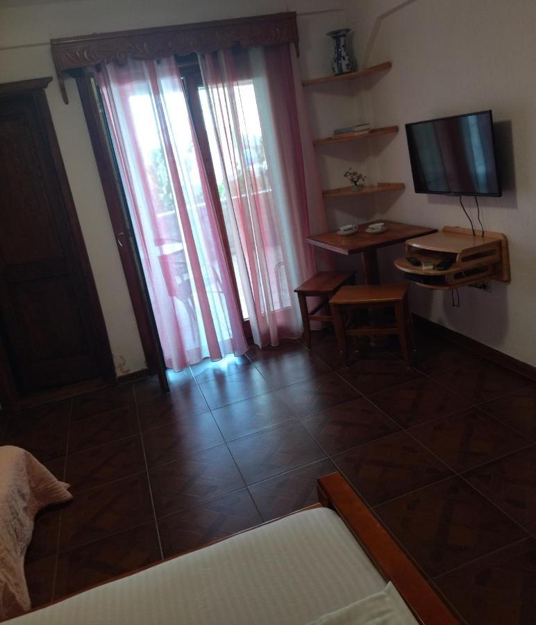 Apartment Klara Бар Екстериор снимка