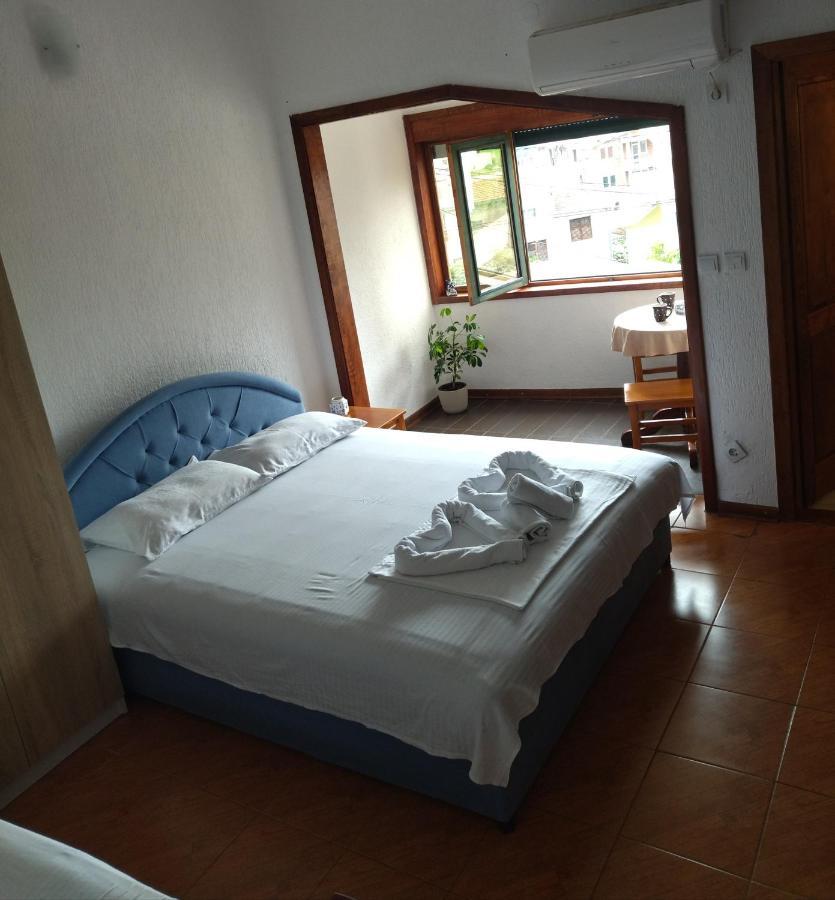 Apartment Klara Бар Екстериор снимка